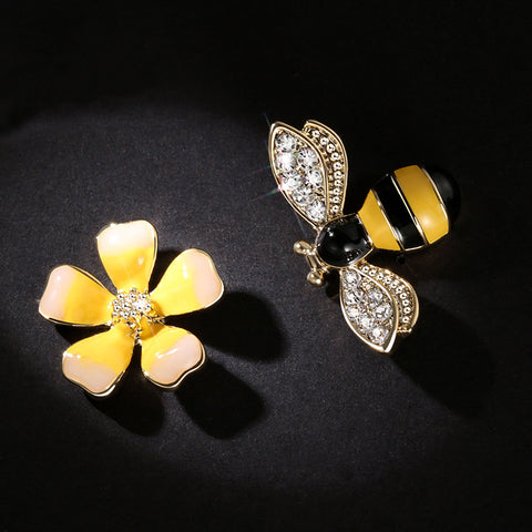 2018 creative new flower bee asymmetric earrings zircon earrings - Shopium1